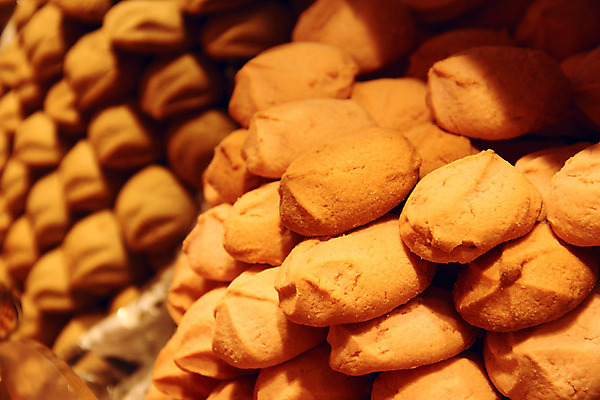 포토 JPG 해외이미지 전통 음식 백그라운드 디저트 종류 사람없음 세일 쌓기 쿠키 과자 케이크 상점 빵집 프랑스 신선 달콤 맛 배열 모음 흙더미 프랑스어 줄서기 페스츄리 해외202004 해외포토 문자 유럽 빵 컨셉 모션 한글 흙 파일형식 더미 이미지허브