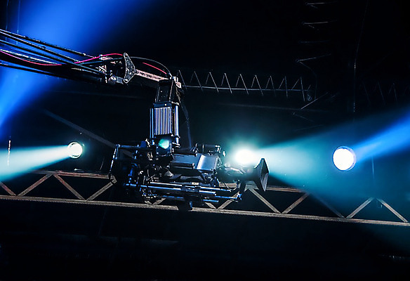 포토 JPG 해외이미지 직업 실루엣 산업 포즈 백그라운드 벽지 추상 전등 이벤트 사람없음 파란색 빛 세트 카메라 검은색 축제 텔레비전 콘서트 공연 장비 무대 발사 필름 영화 기중기 쇼 방송 스포트라이트 멀리 동영상 캠코더 제어 채널 생존 해외202004 해외포토 컬러 무늬 문화예술 조명 촬영기법 전자제품 중장비 파일형식 이미지허브