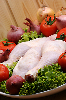 포토 JPG 해외이미지 음식 다이어트 토마토 양파 건강 육류 요리 사람없음 저녁식사 치킨 신선 맛 먹기 만족 드럼스틱 해외202004 해외포토 감정 컨셉 채소 식재료 모션 식사 닭고기요리 파일형식 이미지허브