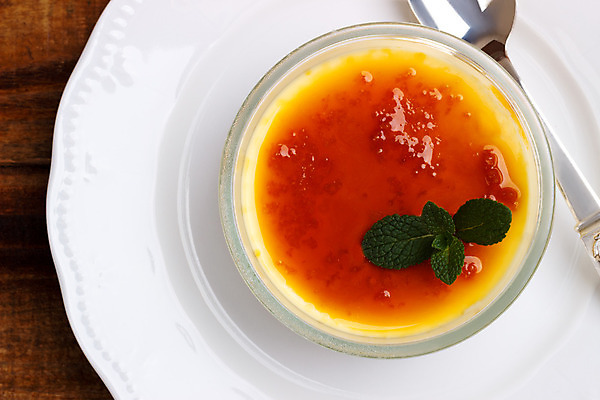 포토 JPG 해외이미지 전통 유럽 문화 음식 디저트 요리 사람없음 가로 초록색 갈색 노란색 케이크 계란 식사 카페 신선 달콤 유혹 설탕 크림 슛 레시피 프랑스어 바닐라 스페인어 커스터드 페스츄리 캐러멜 전경 해외202004 해외포토 문자 나라 빵 컬러 컨셉 풍경 상점 알 맛 파일형식 탑뷰 이미지허브