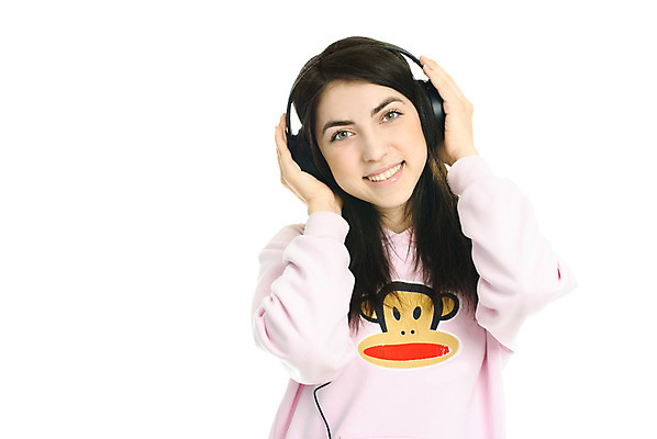 포토 JPG 해외이미지 백인 라이프스타일 여자 행복 음악 이어폰 노래 휴식 한명 취미 10대 전자제품 헤드폰 기쁨 듣기 라디오 고립 혼자 해외202004 해외포토 서양인 1 감정 음향기기 컨셉 모션 청소년 문화예술 사람 생활 파일형식 이미지허브