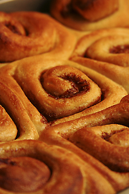 포토 JPG 해외이미지 음식 빵 디저트 따뜻함 사람없음 컬러풀 신선 뜨거움 황금 오븐 아침식사 수유 시나몬 해외202004 해외포토 컬러 식사 가전제품 파일형식 이미지허브