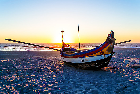 포토 JPG 해외이미지 1 계절 모래 바다 여행 자연 하늘 휴가 휴식 그림자 어업 풍경 사람없음 야외 목재 물 여름 파란색 빛 햇빛 태양 노란색 환경 맑음 황혼 일몰 뜨거움 보트 저녁 포르투갈 오브젝트 휴양지 웨이브 장면 스카이라인 해외202004 해외포토 자연요소 나무 유럽 산업 컬러 컨셉 배_교통 재료 날씨 노을 장소 야간 생태계 파일형식 이미지허브