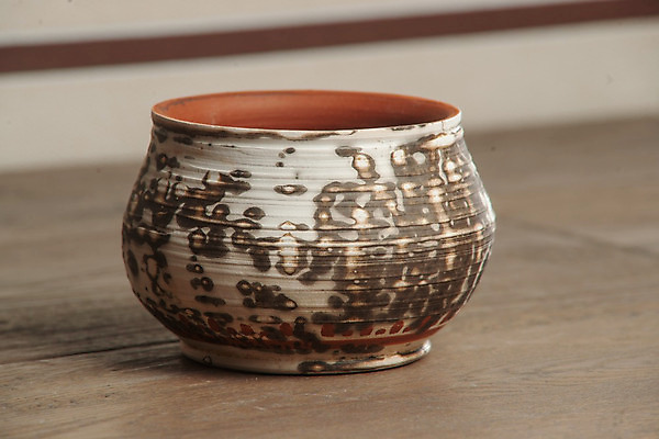 포토 JPG 해외이미지 전통 접시 디자인 문화 커피 음료 백그라운드 패턴 맥주 손잡이 미술 사람없음 장식 컵 세트 갈색 상점 머그컵 수확 흰색 시골 조끼 바 도자기 화려 사발 시장 냄비 수집 오브젝트 복고 기념품 점토 토기 유리주전자 수공예품 옛날 핸드메이드 스타일 해외202004 해외포토 식기 컬러 컨셉 무늬 농업 유리 주전자 문화예술 주류 외투 용기_그릇 사기그릇 솥 공예품 파일형식 이미지허브