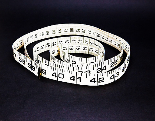 포토 JPG 해외이미지 사람없음 검은색 몸무게 바느질 측정 테이프 치수 길이 감싸기 고립 적자 해외202004 해외포토 컬러 모션 문구용품 파일형식 이미지허브