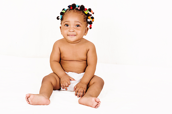 포토 JPG 해외이미지 응시 여자 행복 감정 어린이 건강 한명 사람 육아 아기 치아 층 고립 위생관리 해외202004 해외포토 1 시선 관리 소화기관 파일형식 이미지허브