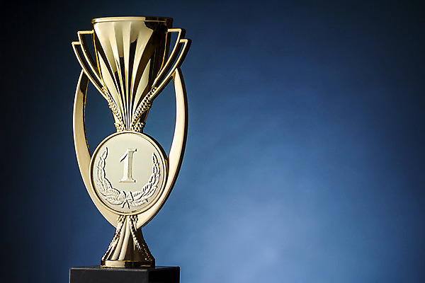 포토 JPG 해외이미지 1 스포츠 백그라운드 성공 사람없음 컵 파란색 경쟁 도전 축하 우승 황금 대표 상패 트로피 싱글 복고 골 등급 승자 옛날 챔피언 필승 카피스페이스 해외202004 해외포토 식기 컬러 컨셉 공백 최고 상_우승 파일형식 이미지허브