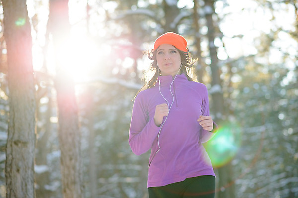 포토 JPG 해외이미지 백인 라이프스타일 공원 여자 행복 겨울 따뜻함 건강 한명 성인 야외 달리기 조깅 운동 맑음 숲 연습 성인여자한명만 해외202004 해외포토 서양인 1 계절 공공시설 감정 모션 날씨 사람 생활 여자한명만 성인여자만 파일형식 이미지허브
