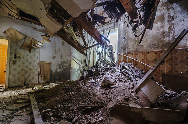 포토 JPG 해외이미지 벽 건축양식 창문 주택 이야기 사람없음 건물 탐험 역사 빌라 천연기념물 발견 떠남 무인 옛날 파멸 해외202004 해외포토 건축물 건축 컨셉 모션 파일형식 소멸 이미지허브