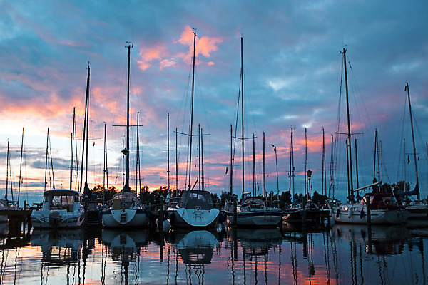 포토 JPG 해외이미지 스포츠 요트 교통시설 자연 사람없음 야외 물 항구 황혼 일몰 새벽 수상스포츠 보트 네덜란드 해외202004 해외포토 자연요소 유럽 교통 배_교통 노을 시설 생태계 파일형식 이미지허브