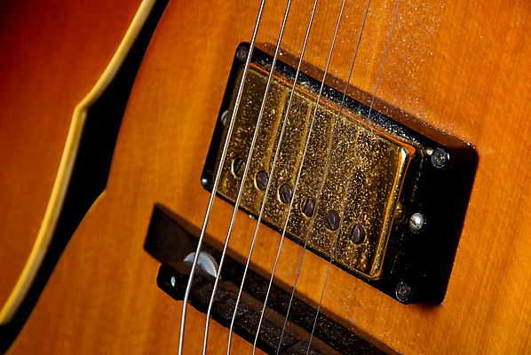 포토 JPG 해외이미지 산업 줄 음악 신체 부분 놀이 사람없음 목재 금속 소리 수확 골동품 기구 기타 나사 끈 클래식 일렉기타 시원함 복고 롤 오디오 뮤지컬 엘리먼트 옛날 픽업 해외202004 해외포토 나무 컨셉 농업 재료 재질 현악기 문화예술 전자제품 공구 파일형식 이미지허브