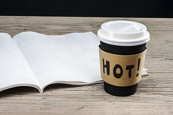 포토 JPG 해외이미지 접시 커피 음료 통신 탁자 아침 사람없음 목재 컵 갈색 숟가락 검은색 공백 흰색 신선 뉴스 잡지 아로마 향 카푸치노 출판 해외202004 해외포토 주간 나무 식기 컬러 가구 재료 수저 간행물 파일형식 이미지허브