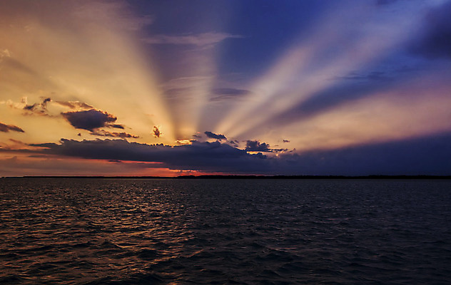 포토 JPG 해외이미지 구름 실루엣 모래 파도 바다 오렌지 하늘 사람없음 가로 물 여름 파란색 빛 햇빛 태양 반사 노란색 침묵 일몰 광선 만 보트 서핑 저녁 내추럴 나폴리 수평선 플로리다 해외202004 해외포토 자연요소 계절 컬러 배_교통 과일 촬영기법 노을 미국 소리 이탈리아 수상스포츠 야간 파일형식 이미지허브