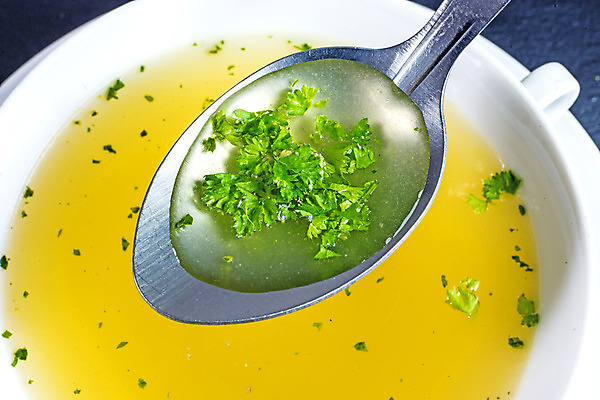 포토 JPG 해외이미지 1 전통 접시 음식 백그라운드 다이어트 채소 부분 따뜻함 파슬리 건강 육류 요리 사람없음 노란색 식당 숟가락 검은색 식사 저녁식사 치킨 흰색 신선 뜨거움 사발 닫기 수프 주식 점심식사 해외202004 해외포토 식기 컬러 식재료 모션 수저 금융 상점 사기그릇 닭고기요리 파일형식 이미지허브