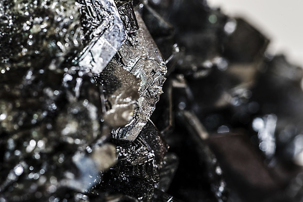 포토 JPG 해외이미지 실루엣 지구 조각 자연 표면 사람없음 파란색 빛 컬러풀 반사 노란색 견본 금속 검은색 바위 시간 황금 작음 크리스탈 광석 보석 철 순수 즐거움 오브젝트 질감 날카로움 뼈대 내추럴 땅바닥 지질학 해외202004 해외포토 교육 감정 컬러 컨셉 재질 바닥 촬영기법 돌_바위 크기 생태계 파일형식 이미지허브