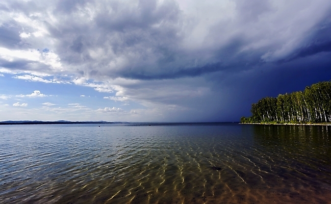 포토 JPG 해외이미지 나무 구름 호수 파도 백그라운드 자연 하늘 바람 날씨 풍경 사람없음 야외 목재 초록색 물 파란색 빛 일출 검은색 어둠 힘 흰색 숲 위험 번개 장면 폭풍 흐림 내추럴 넘어짐 뇌우 폭풍우 힘찬 수평선 해외202004 해외포토 자연요소 식물 바다 컬러 컨셉 재료 모션 노을 비_날씨 자연재해 생태계 파일형식 이미지허브