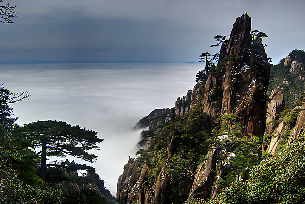 포토 JPG 해외이미지 나무 구름 자연 산 풍경 사람없음 중국 안개 소나무 해외202004 해외포토 자연요소 식물 아시아 날씨 생태계 파일형식 이미지허브