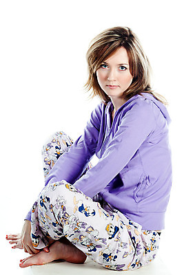 포토 JPG 해외이미지 1 여자 행복 침구 아침 휴식 건강 한명 미소 사람 성인 활발 흰색 시간 중앙 정상 열광 진짜 해외202004 해외포토 주간 감정 컬러 컨셉 표정 파일형식 이미지허브