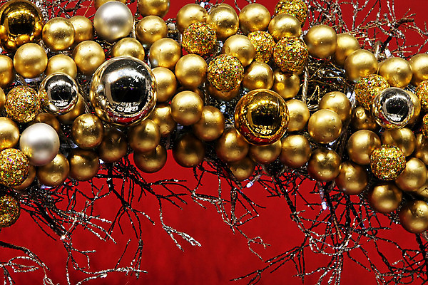 포토 JPG 해외이미지 계절 크리스마스 겨울 공 불꽃 사람없음 장식 축제 축하 원형 황금 12월 다발 여의주 팬던트 해외202004 해외포토 도형 기념일 컨셉 불 날짜 파일형식 이미지허브