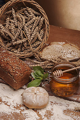 포토 JPG 해외이미지 식물 구름 전통 음식 빵 조각 백그라운드 다이어트 채소 과일 자연 탁자 하늘 아침 치즈 건조 파스타 건강 옥수수 씨앗 사람없음 목재 파란색 빛 갈색 주방 식사 빵집 맛 아침식사 상품 굽기 향수 준비 유기농 심플 밀가루 꿀 덩어리 작살 호밀 귀리 해외202004 해외포토 주간 자연요소 나무 웰빙 컬러 가구 컨셉 재료 유제품 곡류 서양음식 상점 화장품 가루 구이 생태계 파일형식 이미지허브