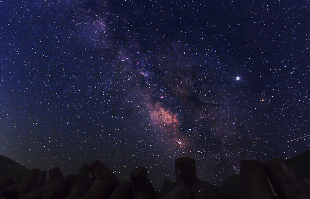 포토 JPG 해외이미지 별 과학 여행 백그라운드 자연 하늘 산 풍경 사람없음 야외 파란색 빛 노란색 우주 검은색 어둠 침묵 고요 별자리 행성 탐험 야간 언덕 코스모스 산등성이 은하계 장면 천문학 별빛 성운 광 깊이 방법 해외202004 해외포토 자연요소 교육 꽃 컬러 소리 생태계 파일형식 이미지허브