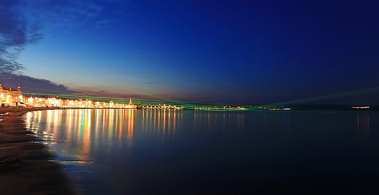 포토 JPG 해외이미지 구름 유럽 문화 바다 여행 자연 하늘 휴가 잉글랜드 풍경 사람없음 물 여름 파란색 빛 침묵 축하 야간 효과 해외202004 해외포토 자연요소 계절 나라 컬러 컨셉 영국 소리 생태계 파일형식 이미지허브