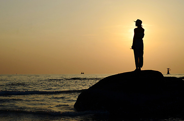 포토 JPG 해외이미지 모양 라이프스타일 실루엣 아시아 파도 바다 오렌지 태국 하늘 서기 사람없음 태양 평화 어둠 상승 윤곽 해외202004 해외포토 자연요소 나라 컨셉 과일 모션 촬영기법 생활 파일형식 이미지허브