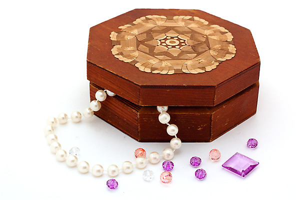 포토 JPG 해외이미지 모양 드레스 패턴 목걸이 장신구 팔찌 선물 사랑 사람없음 상자 침묵 추위 흰색 반지 오픈 원형 보석 수집 향수 기념품 공상 보물 발견 브로치 고립 궤 숨기 팬던트 해외202004 해외포토 도형 옷 감정 컬러 무늬 모션 소리 화장품 광석 오브젝트 파일형식 이미지허브