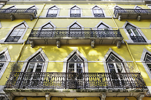 포토 JPG 해외이미지 식물 디자인 외관 꽃 도로 벽 백그라운드 건축양식 창문 표면 출입구 거리 아파트 주택 사람없음 건물 목재 옆모습 빨간색 컬러풀 노란색 문 봄 공백 발코니 흰색 도시 역사 콜롬비아 냄비 포르투갈 탈출 질감 셔터 리스본 옛날 해외202004 해외포토 나무 건축물 계절 건축 유럽 길 뷰포인트 컬러 컨셉 재료 교통시설 남아메리카 솥 파일형식 이미지허브