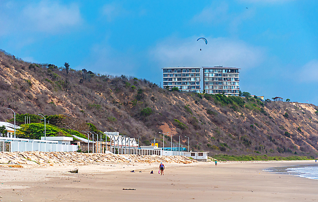 포토 JPG 해외이미지 주간 나무 외관 모래 스포츠 파도 바다 여행 건축양식 조류 하늘 휴가 산 아파트 사람 풍경 사람없음 건물 가로 초록색 물 여름 파란색 컬러풀 맑음 미국 남아메리카 산등성이 에콰도르 해외202004 해외포토 자연요소 식물 동물 건축물 계절 건축 컬러 북아메리카 날씨 주택 아메리카 파일형식 이미지허브