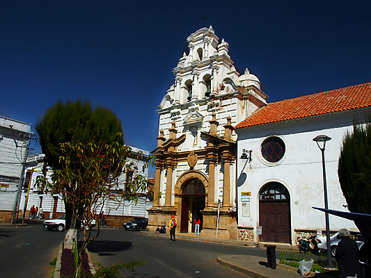 포토 JPG 해외이미지 나무 공원 건축양식 하늘 거리 병원 사람 사람없음 성당 교회 맑음 종 흰색 역사 성자 바실리카 볼리비아 식민지 해외202004 해외포토 식물 공공시설 건축 종교 컬러 의학 종교건축 날씨 아메리카 건물 파일형식 이미지허브