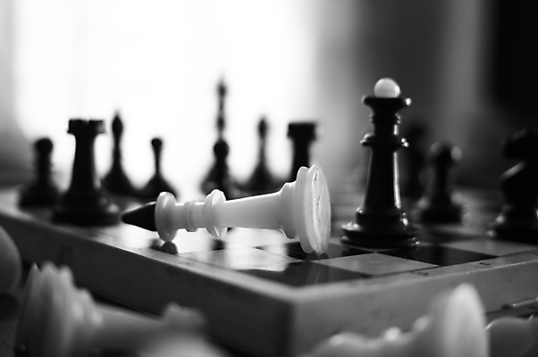 포토 JPG 해외이미지 모양 나무 스포츠 조각 생각 비즈니스 놀이 왕관 세포 사람없음 세트 숫자 검은색 경쟁 게임 흰색 우승 체스말 체스 계획 대표 왕 오브젝트 리더 싸움 전쟁 정사각형 체스판 전략 장군 여왕 분실 사기꾼 적 지능 해외202004 해외포토 도형 식물 직업 문자 컬러 컨셉 모션 최고 말_게임 파일형식 이미지허브