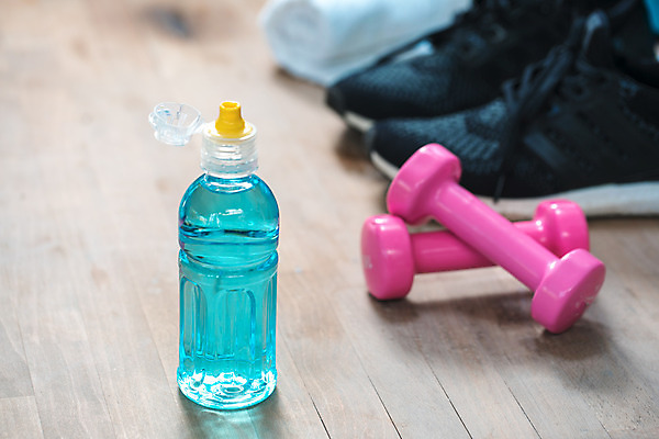 포토 JPG 해외이미지 라이프스타일 여자 음료 음식 스포츠 백그라운드 운동화 컨셉 다이어트 과일 자연 유리 건강 사람없음 초록색 물 파란색 운동 봄 장비 추위 마시기 흰색 신선 투명 액체 개울 붓기 사과 몸무게 갈증 연습 순수 체육관 내추럴 해외202004 해외포토 자연요소 계절 컬러 신발 모션 재질 사람 생활 강 생태계 파일형식 이미지허브