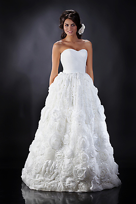 포토 JPG 해외이미지 백인 모델 1 라이프스타일 헤어스타일 드레스 여자 행복 감정 결혼 백그라운드 한명 사람 성인 청춘 반사 유행 기쁨 기다림 복지 고립 사춘기 해외202004 해외포토 서양인 옷 컨셉 모션 이벤트 생활 사회이슈 파일형식 이미지허브