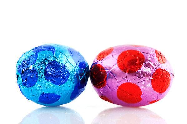 포토 JPG 해외이미지 전통 음식 분홍색 백그라운드 2 포장 휴가 부활절 사탕 사람없음 파란색 어둠 우유 흰색 점 달콤 심플 고립 해외202004 해외포토 기념일 컬러 디저트 유제품 맛 파일형식 이미지허브