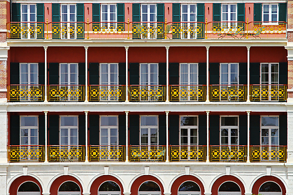 포토 JPG 해외이미지 외관 건축양식 창문 사람없음 건물 문 발코니 중세 크로아티아 두브로브니크 옛날 해외202004 해외포토 건축물 건축 유럽 역사 파일형식 이미지허브