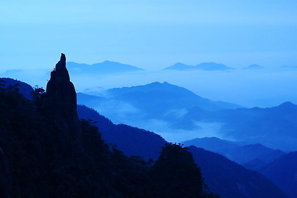 포토 JPG 해외이미지 구름 아시아 여행 산 풍경 사람없음 세계 계곡 중국 안개 재산 내추럴 해외202004 해외포토 자연요소 나라 날씨 금융 파일형식 이미지허브