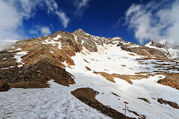 포토 JPG 해외이미지 구름 공원 유럽 여행 자연 하늘 산 파노라마 풍경 사람없음 야외 여름 파란색 환경 계곡 맑음 얼음 이탈리아 하이킹 추위 흰색 정상 빙하 알프스 전국 절정 해외202004 해외포토 자연요소 계절 공공시설 나라 컬러 레저 날씨 촬영기법 생태계 파일형식 이미지허브