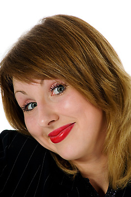 포토 JPG 해외이미지 백인 감정 얼굴 비즈니스 스트레스 한명 사람 성인 금발 유행 놀람 기쁨 흰색 표현 입 유머 호기심 만들기 반가움 특별함 표현성 해외202004 해외포토 서양인 1 헤어스타일 컬러 컨셉 모션 표정 신체부위 파일형식 이미지허브