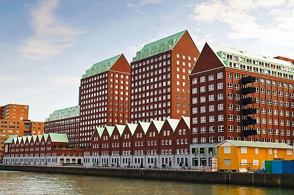 포토 JPG 해외이미지 전통 디자인 외관 유럽 건축양식 거리 풍경 사람없음 야외 건물 물 여름 파란색 도시 도심 큼 네덜란드 대학교 타운 암스테르담 해외202004 해외포토 자연요소 건축물 계절 건축 나라 컬러 학교 크기 파일형식 이미지허브