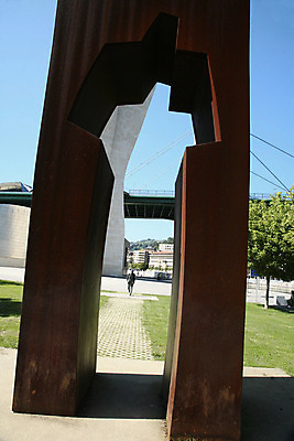 포토 JPG 해외이미지 공원 실루엣 유럽 길 조각 창문 추상 거리 미술 정장 사람없음 조각상 문 걷기 금속 산책 스페인 어깨 단계 슈퍼히어로 옛날 해외202004 해외포토 옷 공공시설 나라 무늬 모션 재질 문화예술 휴식 촬영기법 신체부위 조형물 영웅 파일형식 이미지허브