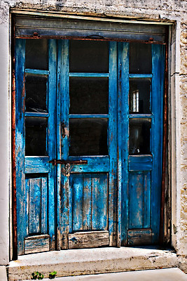 포토 JPG 해외이미지 전통 벽 건축양식 창문 유리 출입구 자물쇠 사람없음 건물 목재 세로 파란색 컬러풀 햇빛 태양 갈색 문 맑음 페인트 회색 잡초 그리기 미끄럼틀 낟알 철 볼트 단계 패널 구성 방치 썩음 옛날 해외202004 해외포토 자연요소 나무 식물 건축물 건축 컬러 재료 모션 재질 날씨 공구 놀이기구 파일형식 이미지허브