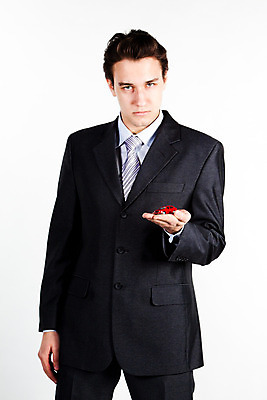 포토 JPG 해외이미지 컨셉 비즈니스 교통시설 자동차 성공 새로움 아이디어 손바닥 선물 한명 안전 사람 빨간색 금융 장난감 판매 세일 금속 잡기 재산 보호 구매 상인 고객 오브젝트 기회 보안 투자 상업 주인 적재 보험 대여 대출 매각 자동 지원 해외202004 해외포토 1 손 육상교통 컬러 교통 모션 재질 경제 쇼핑 시설 파일형식 이미지허브