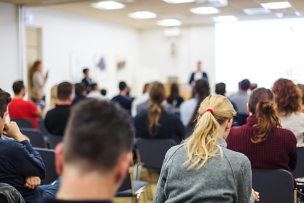 포토 JPG 해외이미지 직업 학생 교육 남자 비즈니스 사업가 학교 회의 수업 설명 사람 이벤트 사람없음 스터디 강사 듣기 모임 비즈니스맨 발표 가르침 그룹 작업실 토론 강의 강당 경영자 대학교 일반 세미나 주목 해외202004 해외포토 모션 학습 직장인 리더 파일형식 이미지허브