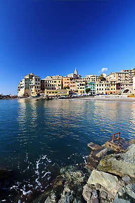 포토 JPG 해외이미지 외관 유럽 모래 바다 여행 건축양식 하늘 휴가 주택 사람없음 세로 파란색 마을 항구 이탈리아 바위 도시 지중해 타운 해외202004 해외포토 건축 나라 컬러 교통시설 건물 돌_바위 파일형식 이미지허브