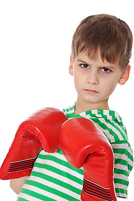 포토 JPG 해외이미지 백인 남자 문화 무기 어린이 스포츠 장갑 백그라운드 놀이 건강 한명 사람 소년 빨간색 청춘 상자 운동 힘 주먹 권투 도전 분노 흰색 수비 작음 싸움 걸음마 고립 공격적 어려움 천진난만 해외202004 해외포토 서양인 1 잡화 감정 컬러 컨셉 모션 격투기 크기 파일형식 이미지허브
