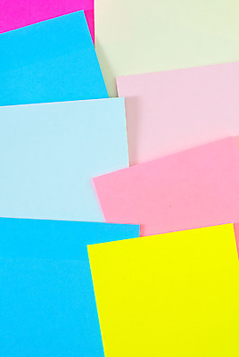 포토 JPG 해외이미지 백그라운드 사람없음 하이앵글 포스트잇 색종이 카피스페이스 해외202004 해외포토 종이 뷰포인트 공백 메모지 파일형식 이미지허브