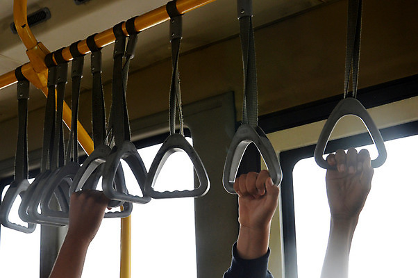 포토 JPG 해외이미지 라이프스타일 행복 도로 여행 컨셉 비즈니스 학교 교통시설 자동차 하늘 거리 버스 항해 사람 사람없음 여행객 우주 운전 도시 바퀴 고속도로 그룹 운전사 중앙 승차 서비스 상업 지역 승객 일반 모터 방법 자동 해외202004 해외포토 직업 교육 감정 길 육상교통 교통 배_교통 모션 대중교통 생활 시설 파일형식 이미지허브