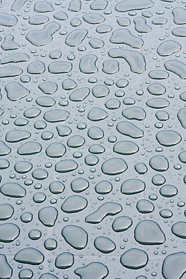 포토 JPG 해외이미지 백그라운드 표면 날씨 추상 사람없음 물 파란색 반사 거품 회색 촉촉함 흐름 물방울 신선 액체 떨어짐 이슬 빗방울 질감 내추럴 해외202004 해외포토 자연요소 컬러 컨셉 무늬 젖음 비_날씨 파일형식 이미지허브