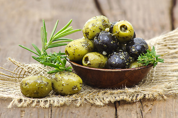 포토 JPG 해외이미지 음식 백그라운드 채소 과일 재료 자연 건강 마늘 요리 사람없음 목재 초록색 검은색 이탈리아 신선 양념 사발 스페인 애피타이저 지중해 허브 그리스 향신료 유기농 올리브 날것 피클 슛 로즈메리 그리스인 내추럴 백리향 스페인어 절임 채식주의자 타파스 해외202004 해외포토 서양인 나무 식물 웰빙 열매 유럽 바다 컬러 사기그릇 생태계 채식 향미료 파일형식 이미지허브